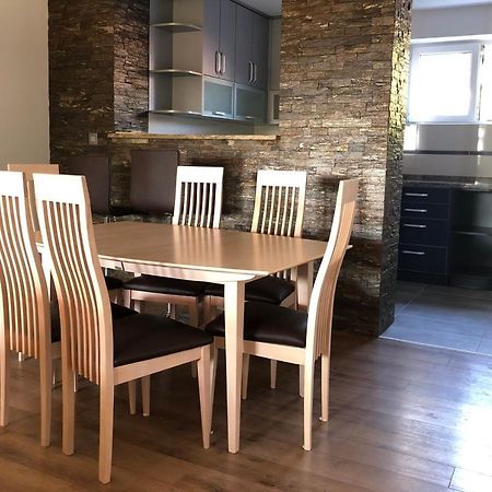 Sakota Family House Lägenhet Sremska Kamenica Exteriör bild