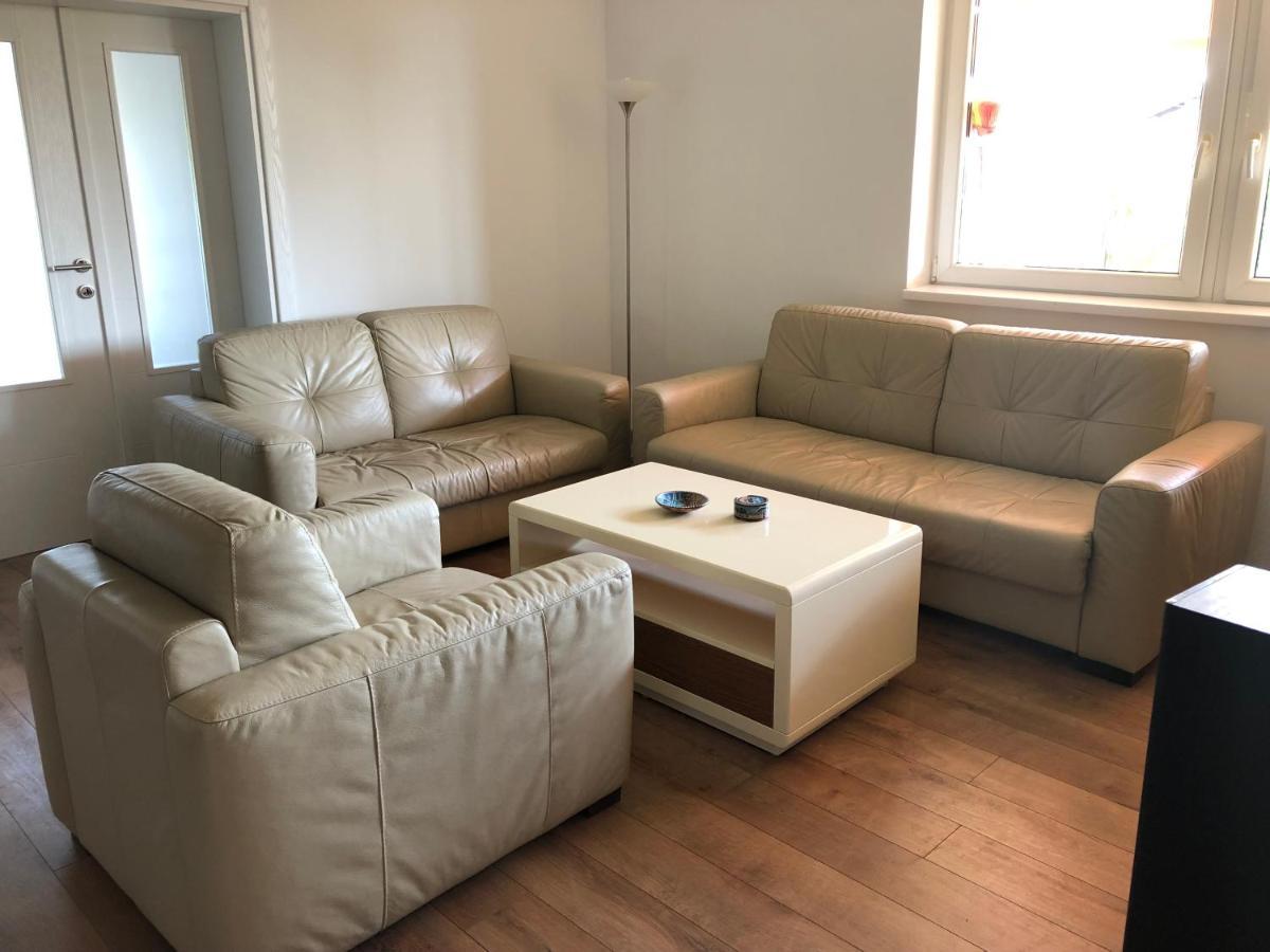 Sakota Family House Lägenhet Sremska Kamenica Exteriör bild